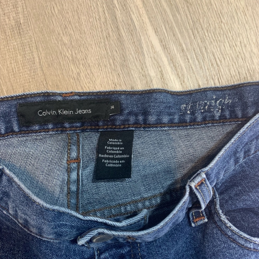 Vintage Calvin Klein jeans. Size 14 dark wash - Picture 5 of 7